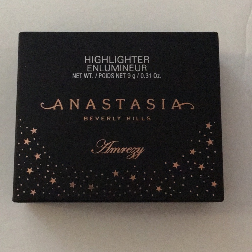 Anastasia x Amrezy Highlighter